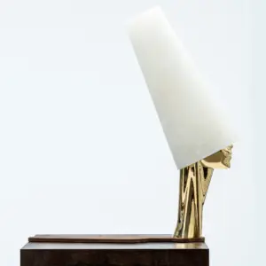 DAMA FUTURA 1